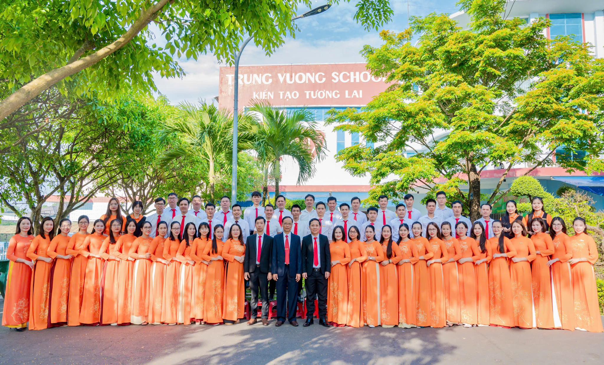 Hướng tới 15 năm thành lập trường Trưng Vương - Những gương mặt gắn bó với hành trình xây dựng và phát triển